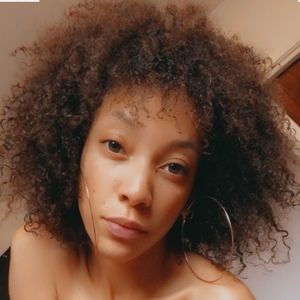 Meet your Posher, Ella